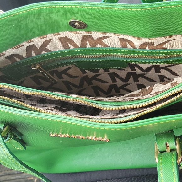 Michael Kors hand bag - Picture 3 of 3